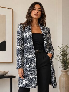 Le Suit Size 12 Longline Black and White Tiger Print Textured Long Blazer Coat